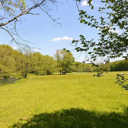Welcoming Cottage In Hatrival With Terrace Holiday home